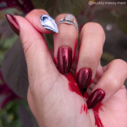 [TW] Content depicts simulated blood.