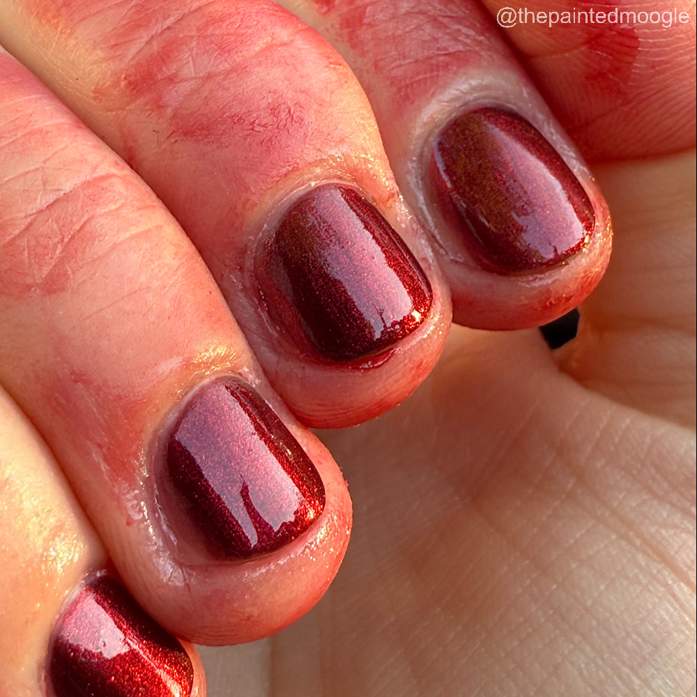 [TW] Content depicts simulated blood.